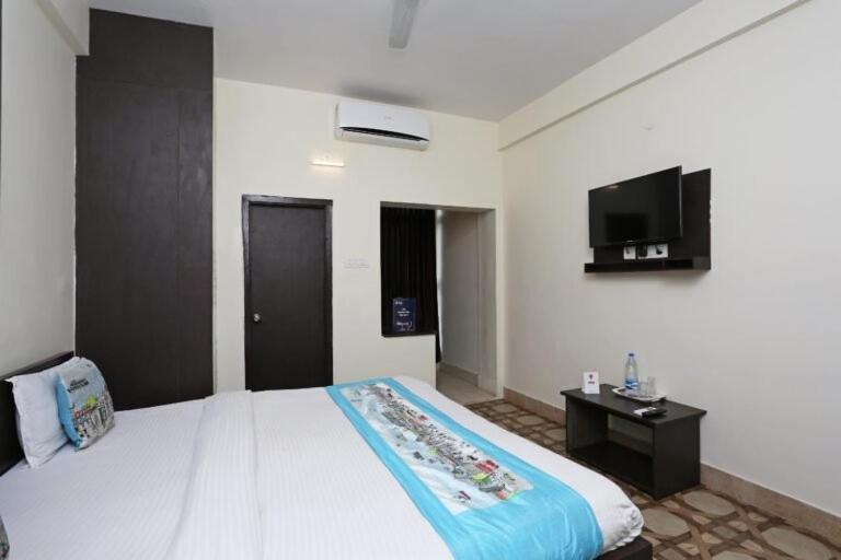 Hotel Stellar Bhubaneswar Bagian luar foto